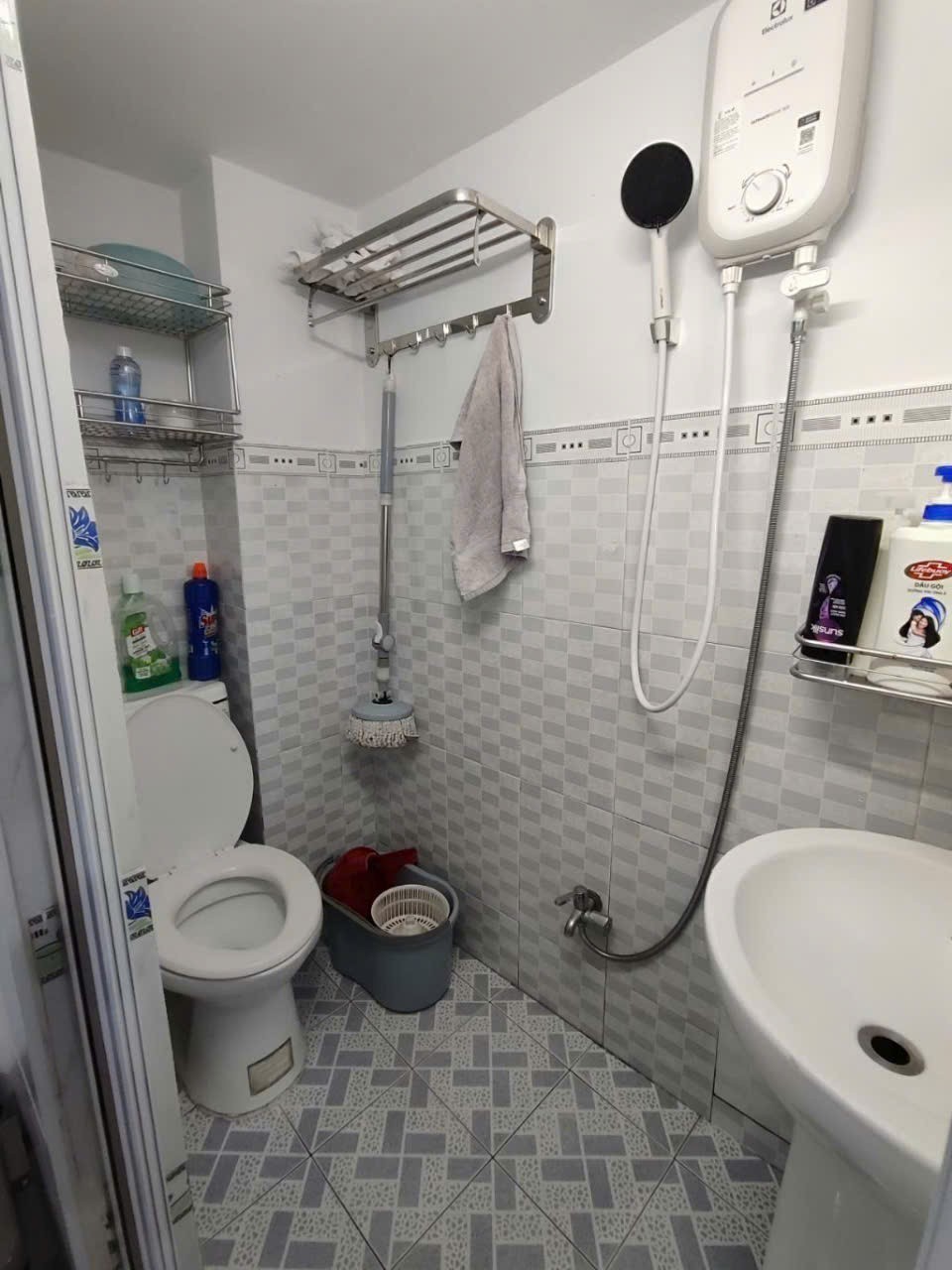 Chỉ 4 TỶ 3 – Nhà 2 tầng BTCT kiên cố – Vị trí cực kỳ đắc địa ngay Phạm Văn Đồng – Linh Đông – Thủ